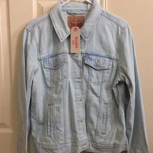 New Levi’s Denim Jacket w/ Tag on